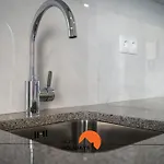 #235 New Town Nightlife Nearby Appartamento